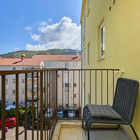 Apartment Mins *